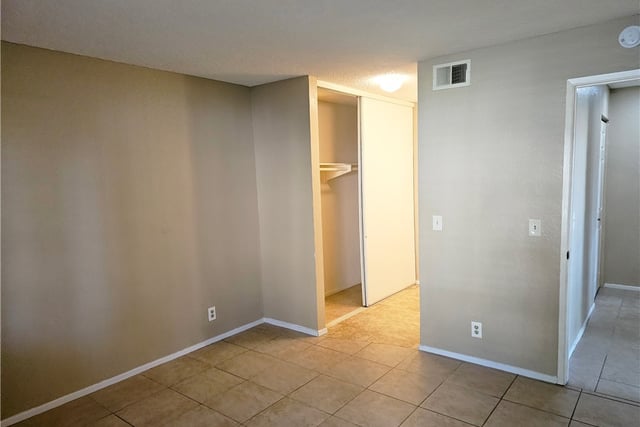 2554 Olive Drive 19, Palmdale, CA 93550 — photo 11 of 24
