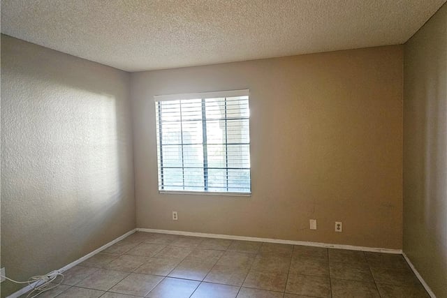2554 Olive Drive 19, Palmdale, CA 93550 — photo 12 of 24