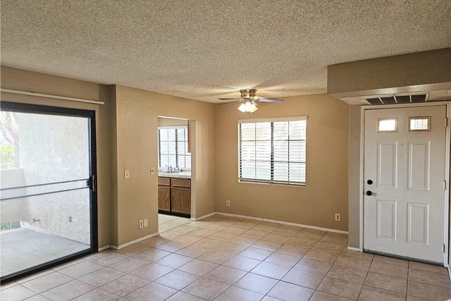 2554 Olive Drive 19, Palmdale, CA 93550 — photo 4 of 24