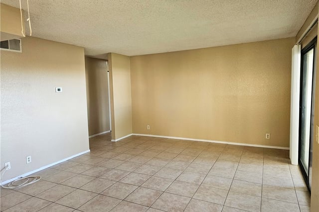 2554 Olive Drive 19, Palmdale, CA 93550 — photo 6 of 24