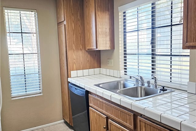2554 Olive Drive 19, Palmdale, CA 93550 — photo 9 of 24