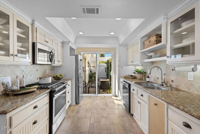 4620 Falkirk Bay, Oxnard, CA 93035 — photo 20 of 67