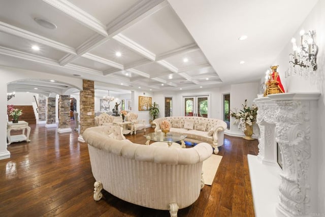 11947 IREDELL STREET, Studio City, CA 91604 — photo 26 of 74