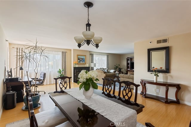 726 Elm Avenue 404, Long Beach, CA 90813 — photo 10 of 31