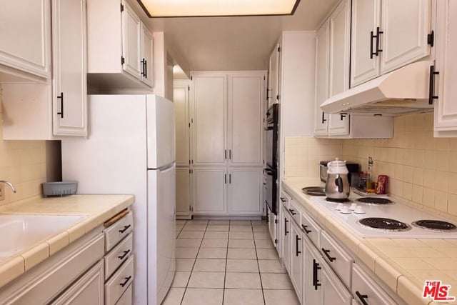 318 N Maple Drive 506, Beverly Hills, CA 90210 — photo 10 of 17