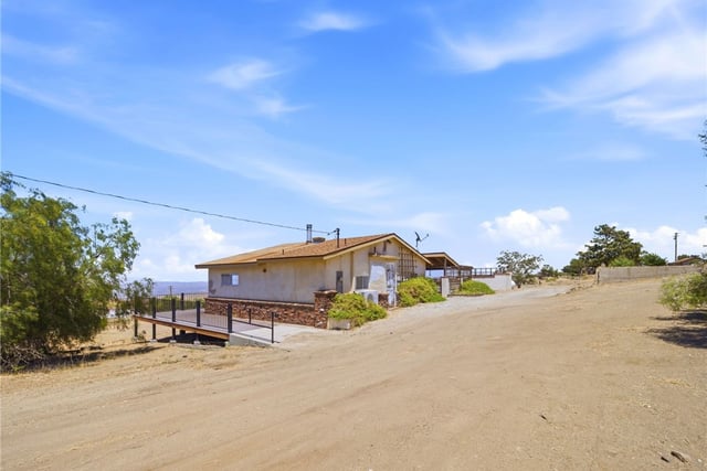 29935 Maypath Road, Littlerock, CA 93543 — photo 4 of 65