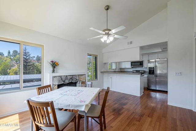 460 Arbor Lane Court #203, Thousand Oaks, CA 91360 — photo 5 of 32