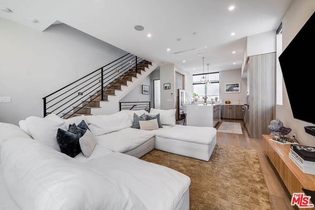4425 Studio Place, Studio City, CA 91602 — photo 13 of 44