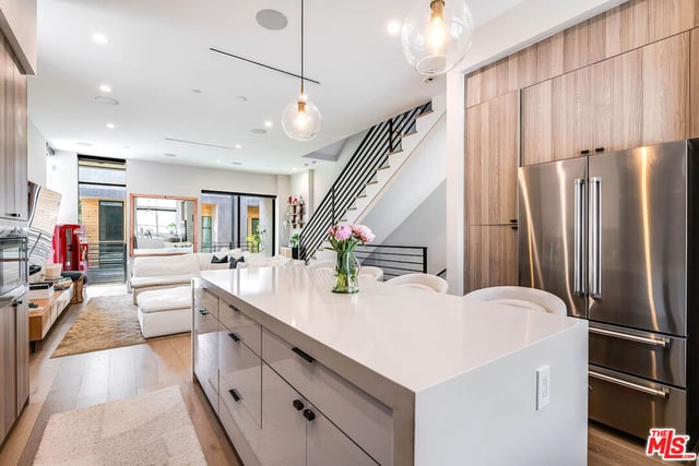 4425 Studio Place, Studio City, CA 91602 — photo 19 of 44