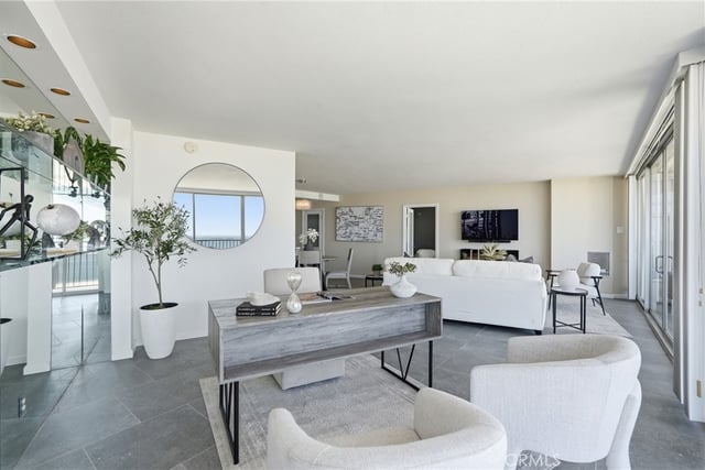 700 E Ocean Boulevard 2305, Long Beach, CA 90802 — photo 13 of 34
