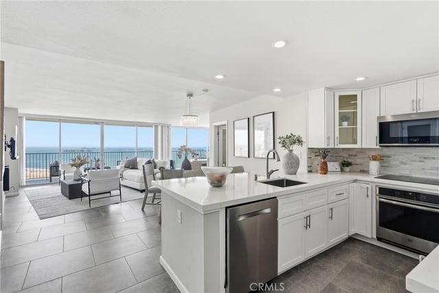 700 E Ocean Boulevard 2305, Long Beach, CA 90802 — photo 2 of 34