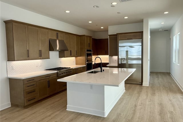27403 Creekwood Lane, Valencia, CA 91381 — photo 3 of 10