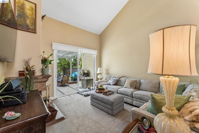 24448 Hampton Dr B, Santa Clarita, CA 91355 — photo 18 of 34