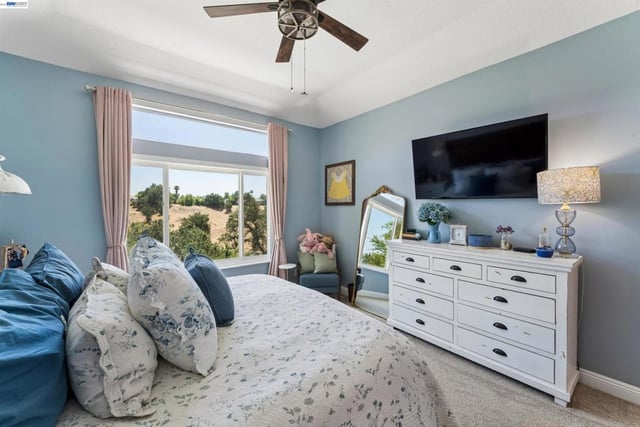 24448 Hampton Dr B, Santa Clarita, CA 91355 — photo 21 of 34