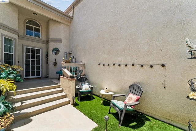 24448 Hampton Dr B, Santa Clarita, CA 91355 — photo 9 of 34