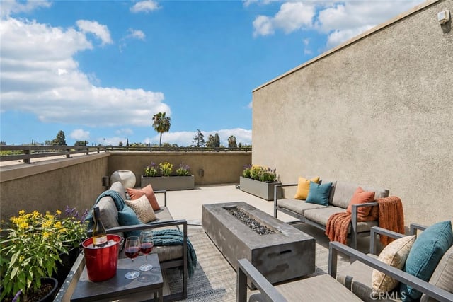 13219 Victory Boulevard, Valley Glen, CA 91401 — photo 4 of 26
