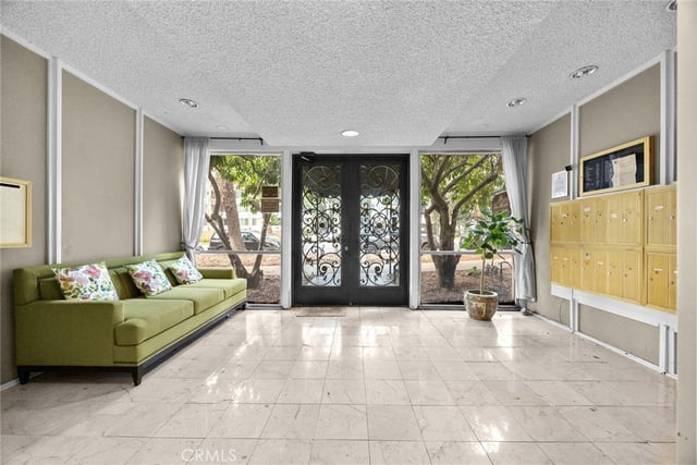 400 S La Fayette Park 213, Los Angeles, CA 90057 — photo 3 of 32