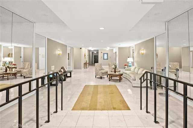 400 S La Fayette Park 213, Los Angeles, CA 90057 — photo 4 of 32