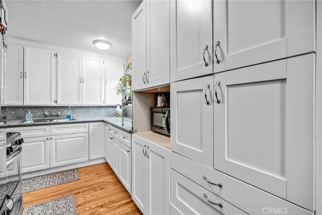 8645 Wakefield, Panorama City, CA 91402 — photo 10 of 36