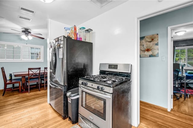 8645 Wakefield, Panorama City, CA 91402 — photo 12 of 36