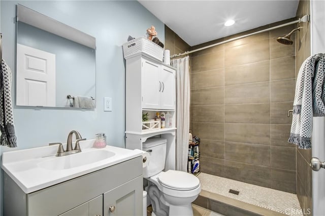 8645 Wakefield, Panorama City, CA 91402 — photo 16 of 36