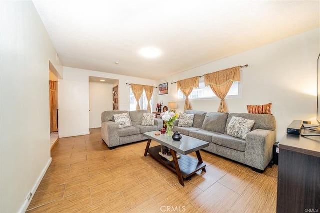 918 S Oak Street, Inglewood, CA 90301 — photo 6 of 14