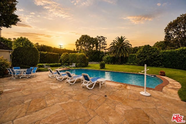 904 N Beverly Drive, Beverly Hills, CA 90210 — photo 11 of 40