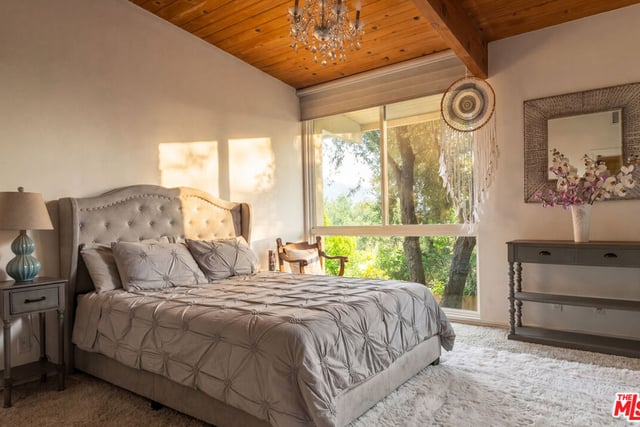 679 Wonder View Drive, Calabasas, CA 91302 — photo 13 of 18