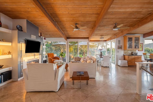 679 Wonder View Drive, Calabasas, CA 91302 — photo 8 of 18