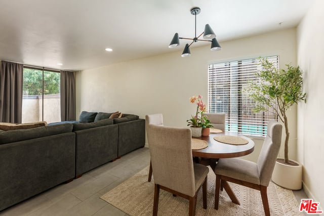 9376 Moonbeam Avenue 9, Panorama City, CA 91402 — photo 4 of 16