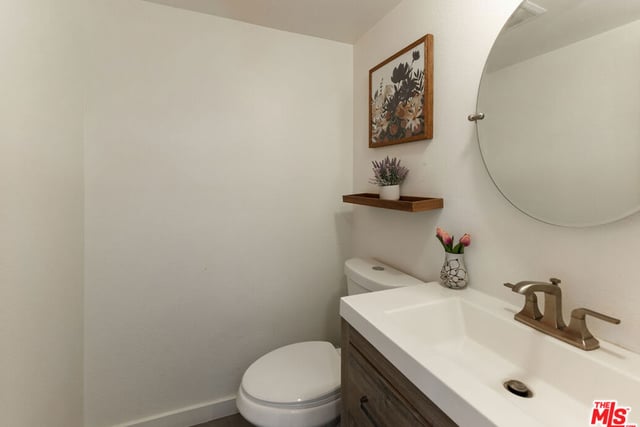 9376 Moonbeam Avenue 9, Panorama City, CA 91402 — photo 9 of 16