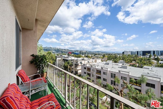 100 S Doheny Drive 512, Los Angeles, CA 90048 — photo 14 of 37