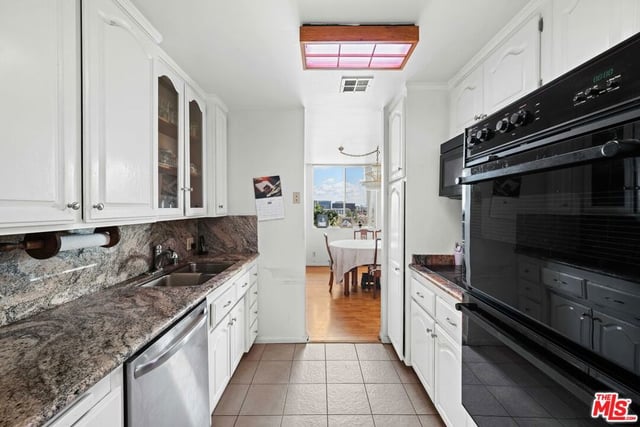 100 S Doheny Drive 512, Los Angeles, CA 90048 — photo 19 of 37