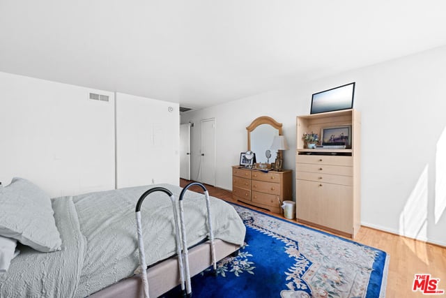 100 S Doheny Drive 512, Los Angeles, CA 90048 — photo 26 of 37