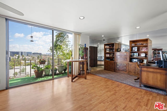 100 S Doheny Drive 512, Los Angeles, CA 90048 — photo 9 of 37