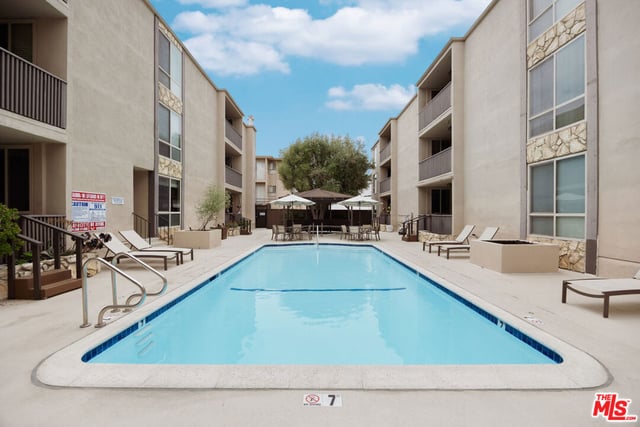 809 S Bundy Drive 205, Los Angeles, CA 90049 — photo 28 of 35