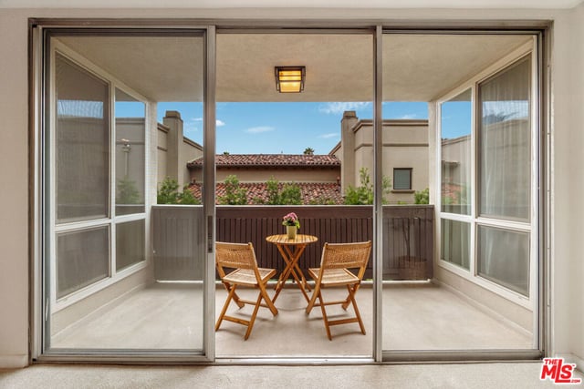 809 S Bundy Drive 205, Los Angeles, CA 90049 — photo 9 of 35