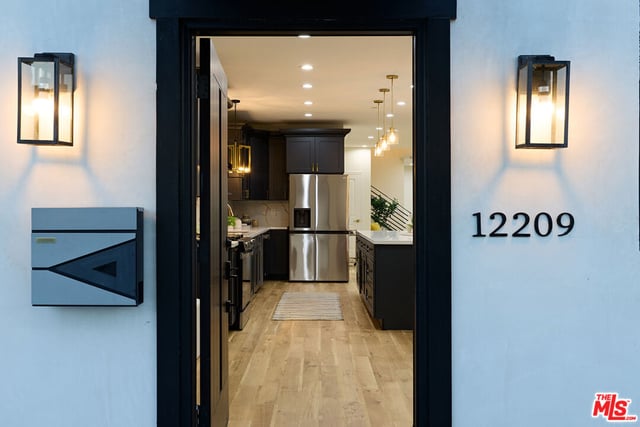 12209 Havelock Avenue, Culver City, CA 90230 — photo 5 of 35