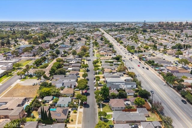 2409 Pepperwood Avenue, Long Beach, CA 90815 — photo 50 of 52