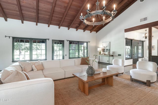 10400 Mcbroom Street, Los Angeles, CA 91040 — photo 4 of 36