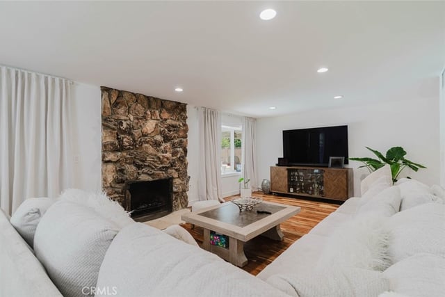 19240 Knapp Street, Northridge, CA 91324 — photo 10 of 50