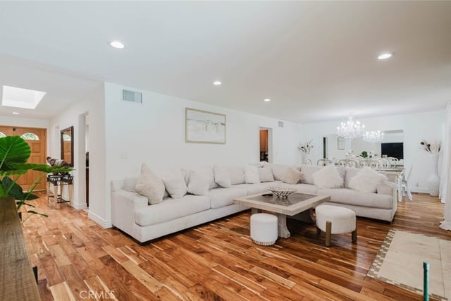 19240 Knapp Street, Northridge, CA 91324 — photo 8 of 50