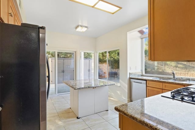 7252 Pecan Ave, Moorpark, CA 93021 — photo 9 of 57
