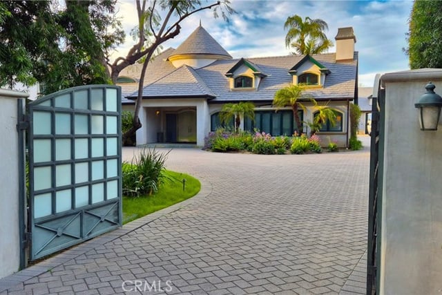 13157 Chandler Boulevard, Sherman Oaks, CA 91401 — photo 5 of 58