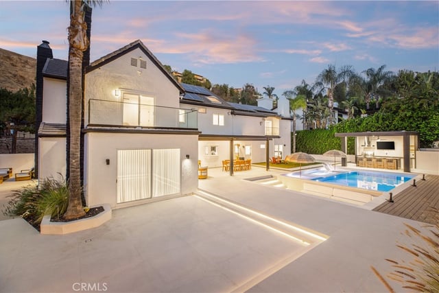 22963 Cass Avenue, Woodland Hills, CA 91364 — photo 9 of 53
