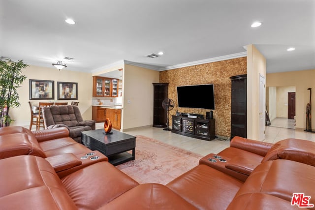 3332 Tilden Avenue, Los Angeles, CA 90034 — photo 13 of 47