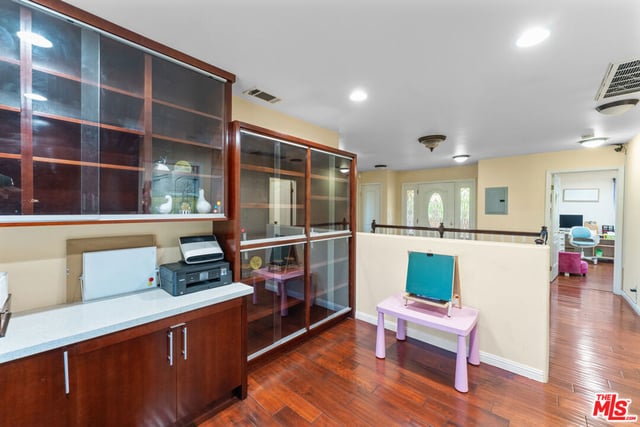 3332 Tilden Avenue, Los Angeles, CA 90034 — photo 24 of 47