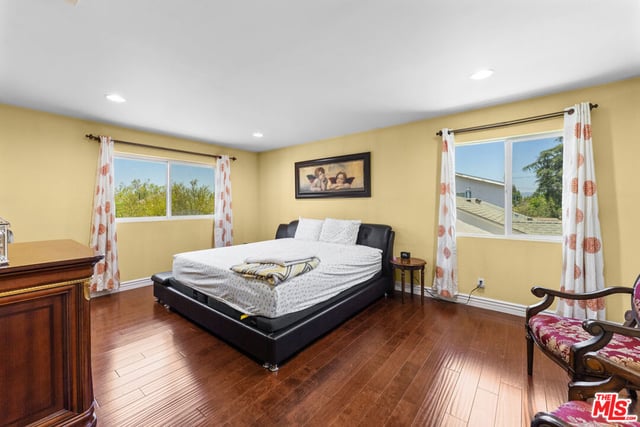 3332 Tilden Avenue, Los Angeles, CA 90034 — photo 37 of 47