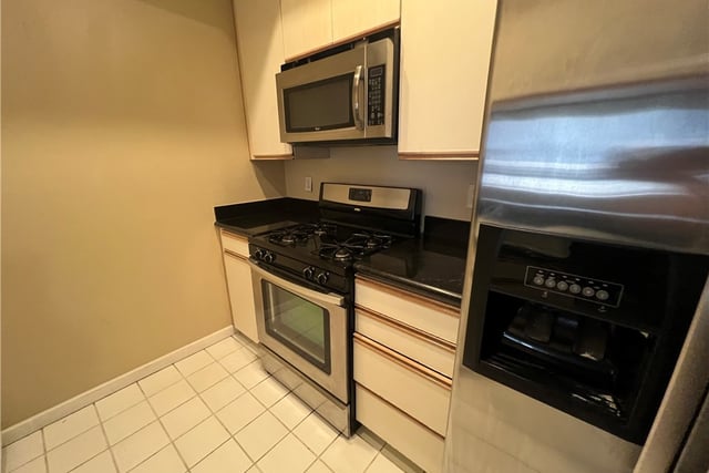 1240 S Corning 108, Los Angeles, CA 90035 — photo 2 of 16