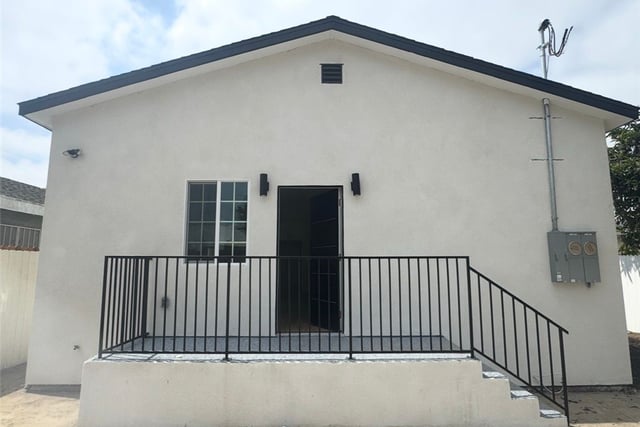 1475 E 57TH ST, Los Angeles, CA 90011 — photo 7 of 20